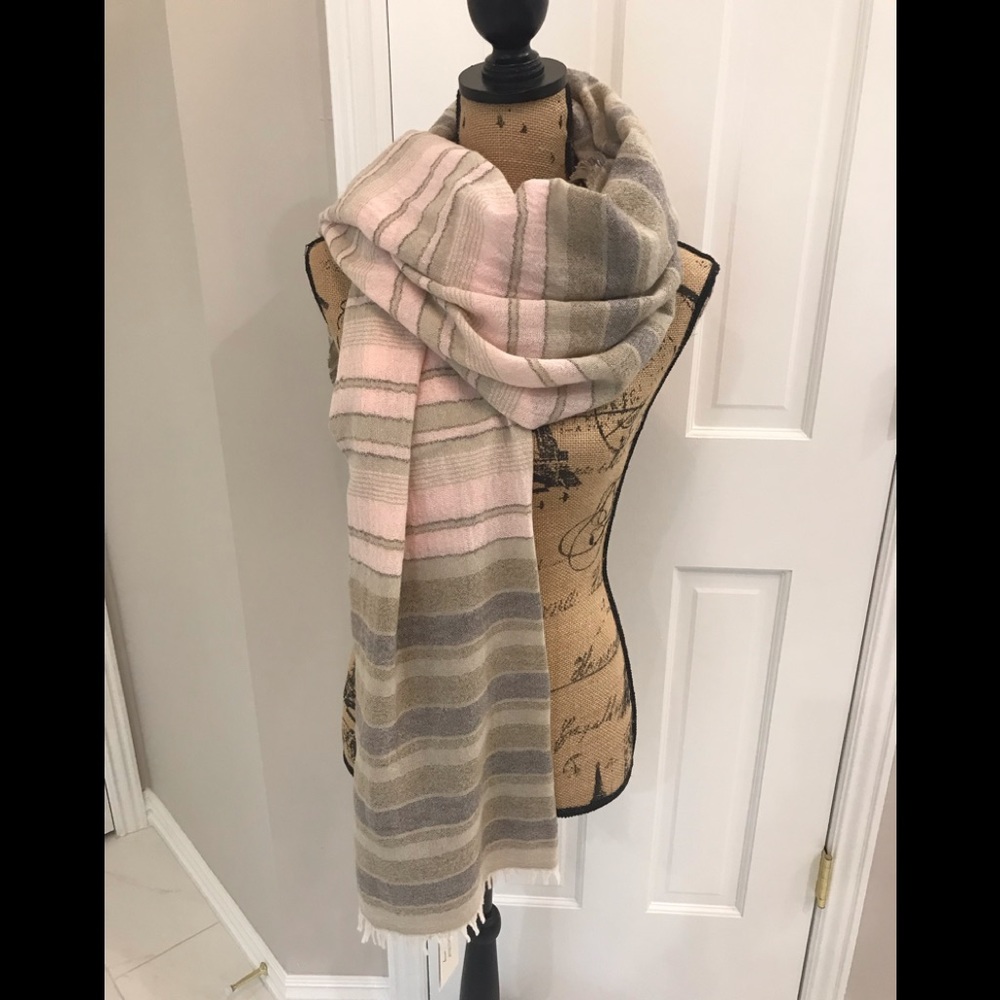 Cremieux Luxury Woven Striped Scarf